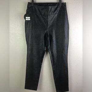 151 Women’s Size Large Black Faux Leather Tapered Leg Pants Barrel Style